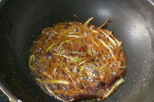 红烧鲤鱼的做法图解6