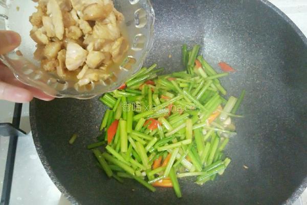 芹菜炒肉的做法图解5