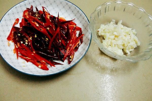 爆炒鱿鱼丝的做法图解3