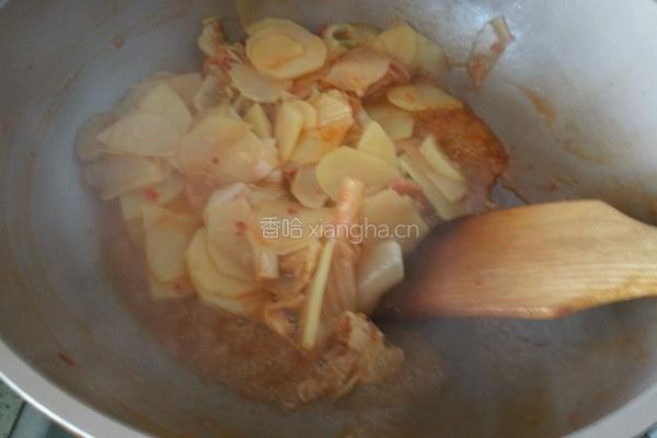 辣白菜炒土豆片的做法图解4