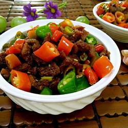 青红辣子肉的做法[图]