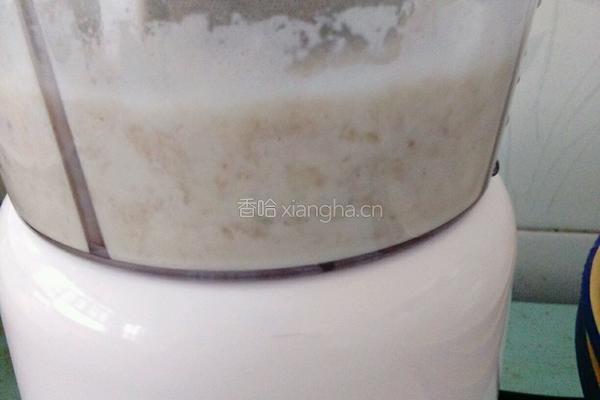 香蕉核桃牛奶松饼的做法图解3