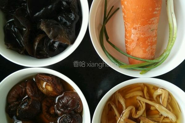 木耳香菇黄花菜的做法图解1