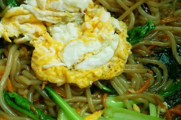 胡萝卜青菜鸡蛋炒粉的做法图解11