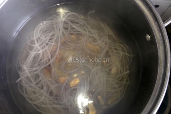 猪肉白菜炖豆腐的做法图解2