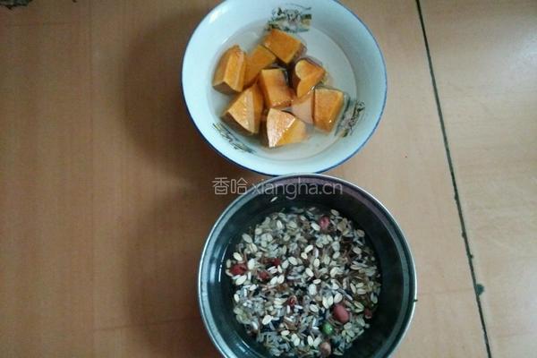养生豆浆的做法图解1
