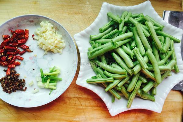 干煸四季豆的做法图解2