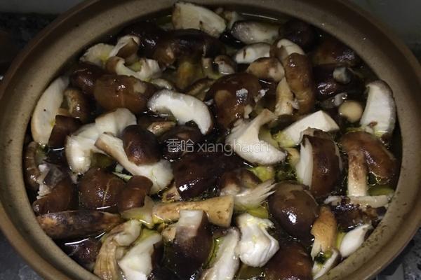香菇炖鸡的做法图解3