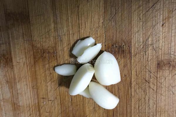 凉拌黄瓜胡萝卜丝的做法图解2