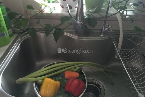 素炒时菜的做法图解1