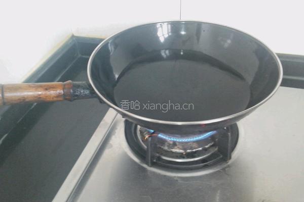 麻辣豆瓣酱宽带面条的做法图解1