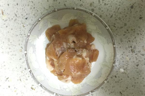 丝瓜炒肉片的做法图解2