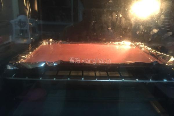 红曲粉奶油蛋糕卷的做法图解13