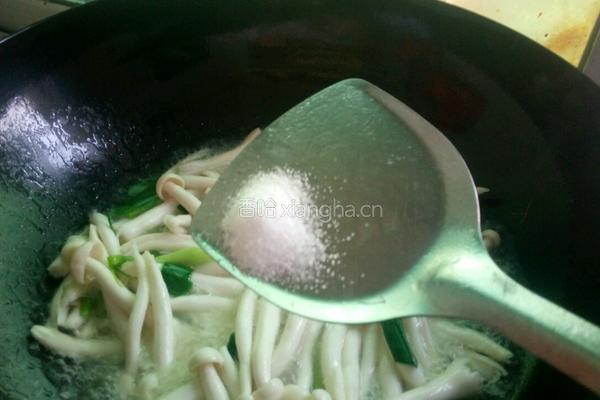 海鲜菇炒蒜的做法图解6