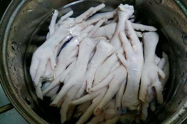 香辣啤酒凤爪#年夜饭的做法图解3