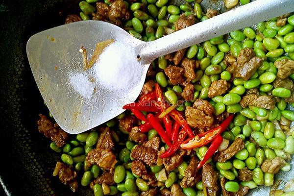 肉丁爆炒毛豆的做法图解10
