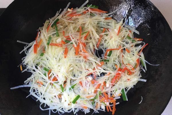 酸辣土豆丝的做法图解6