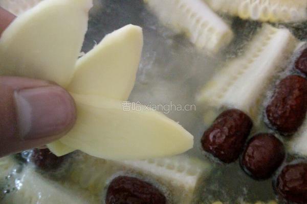龙骨山药红枣玉米汤的做法图解6