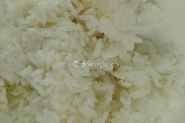 香菇炒饭的做法图解1