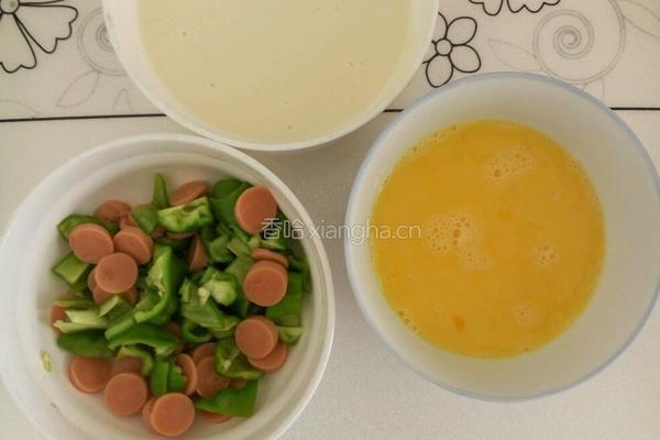 青椒鸡蛋火腿披萨饼的做法图解2