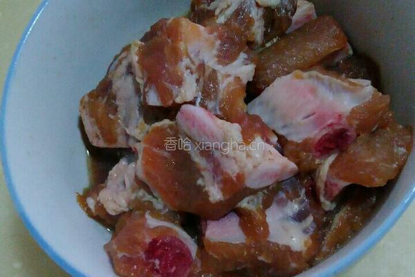 玉米土豆烧排骨的做法图解1