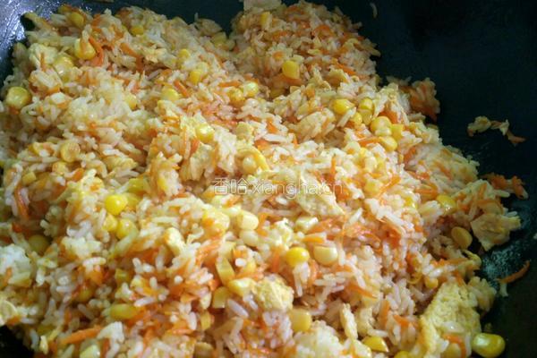 胡萝卜鸡蛋炒饭的做法图解9