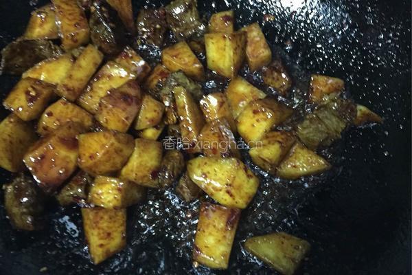 土豆焖牛肉的做法图解4