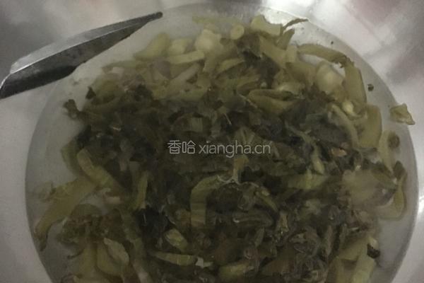 酸菜瘦肉汤的做法图解3