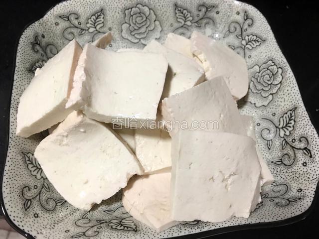 泡好的豆腐洗两次备用
