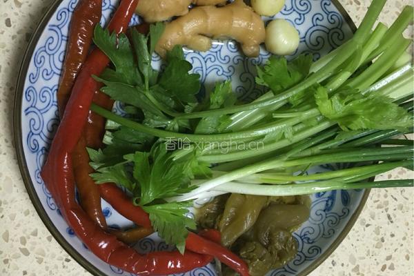 川味家常鲫鱼的做法图解2