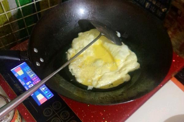 番茄炒鸡蛋(๑؂๑）的做法图解2