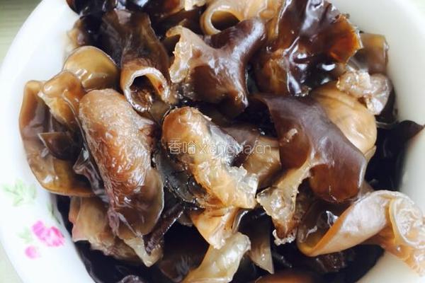 腊肠炒青菜的做法图解2