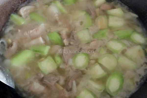 丝瓜瘦肉猪干汤的做法图解4