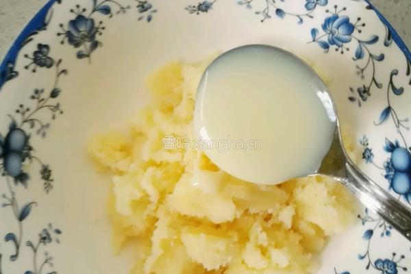 蓝莓酱土豆泥的做法图解5