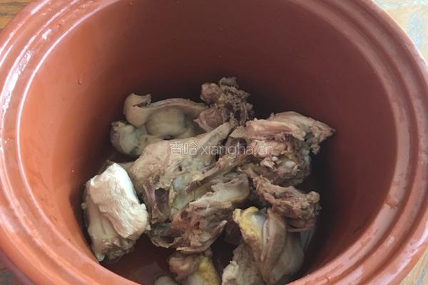 红枣枸杞煲鸡汤的做法图解7