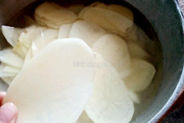 炸土豆片的做法图解2