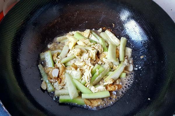 鸡蛋炒丝瓜条的做法图解8