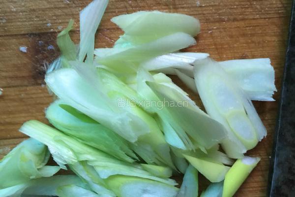 肉丝炒苦瓜的做法图解3