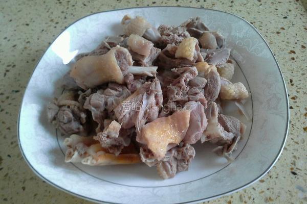 山药土豆红焖鸭肉的做法图解2