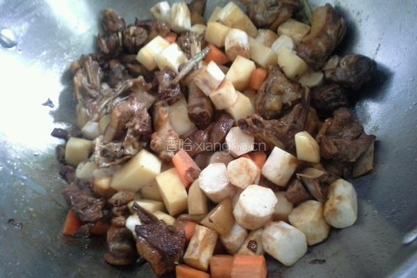 山药土豆红焖鸭肉的做法图解5