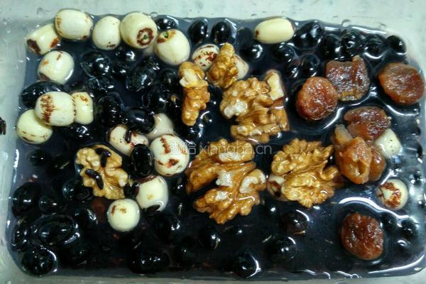 黑豆核桃黑米糊（补肾）的做法图解1