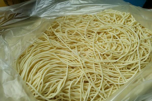 榨菜肉沫凉面的做法图解1