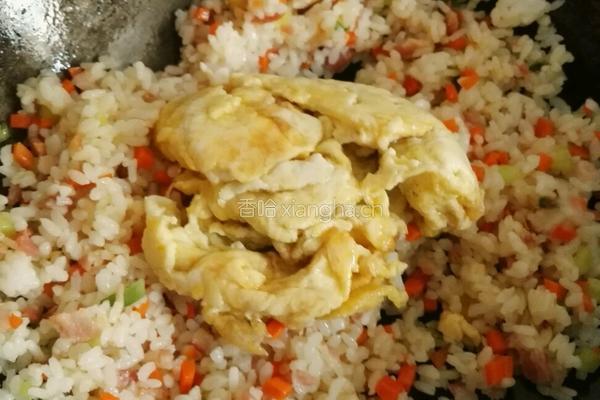 培根蛋炒饭的做法图解7