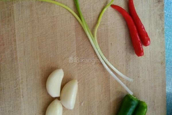 油煎茄子的做法图解1