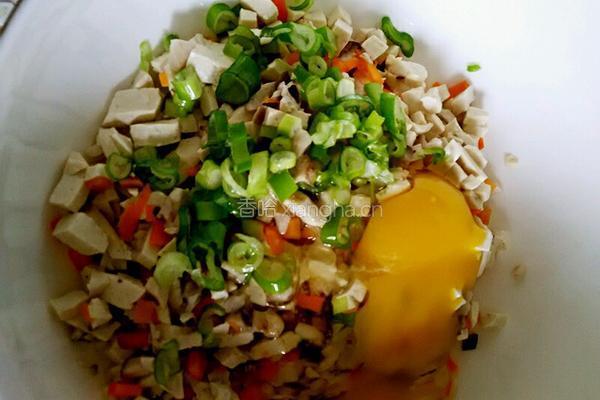 虾仁豆腐白菜卷的做法图解5