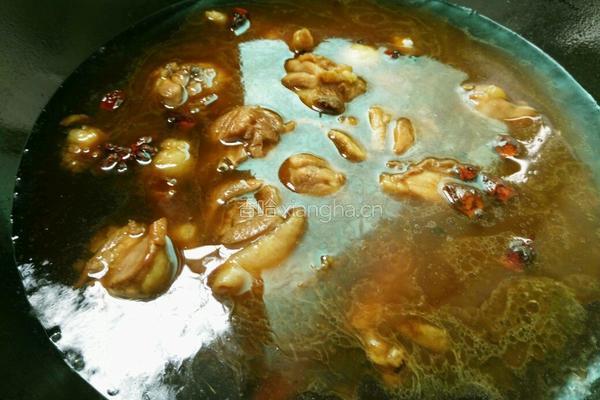 茶树菇焖鸡的做法图解6