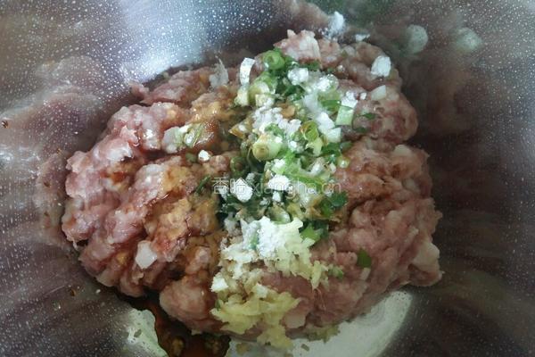 青菜肉丸豆腐汤的做法图解3