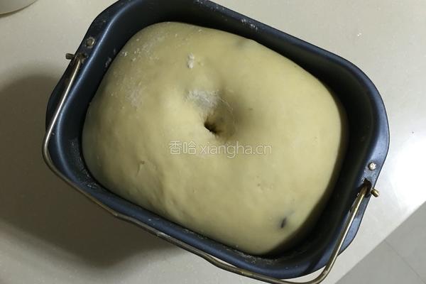金枪鱼口袋披萨的做法图解2