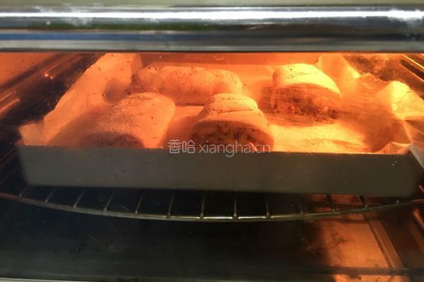金枪鱼口袋披萨的做法图解17