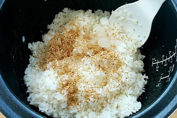 牛油果寿司的做法图解1